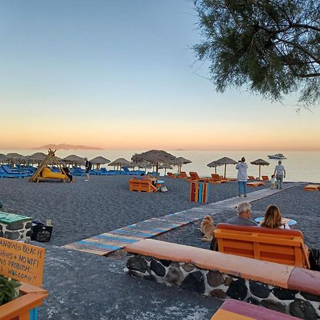 Located By The Sea One Beachfront Private Captain Lazaros Pool Villa With Loft In 750Sqm Spacious Private Plot-Jacuzzi-Sunrelax-Furnished Terace-Gazebo-Private Parking,Sleep 3 Adults And 2 Children, Just Steps From The Black Beach-Seaview Perissa  Dış mekan fotoğraf